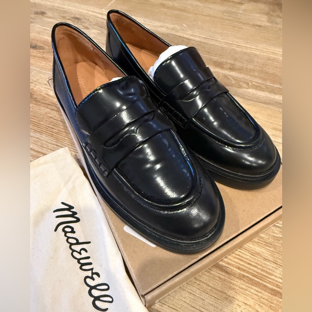 NWOB Madewell Shiny Black Leather Loafers